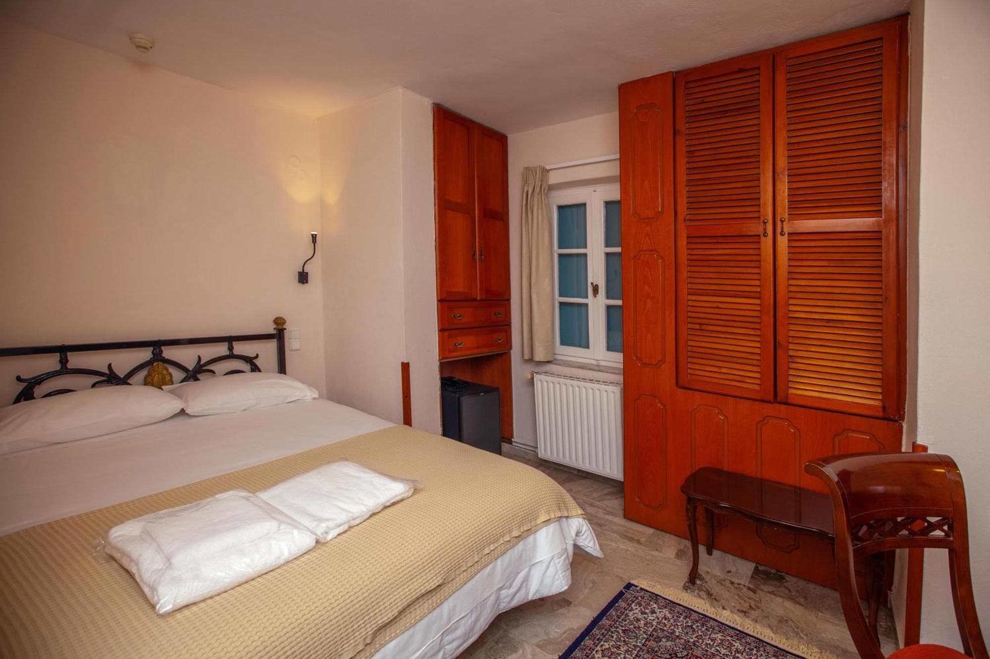 Byron Traditional Hotel Náuplia Quarto foto