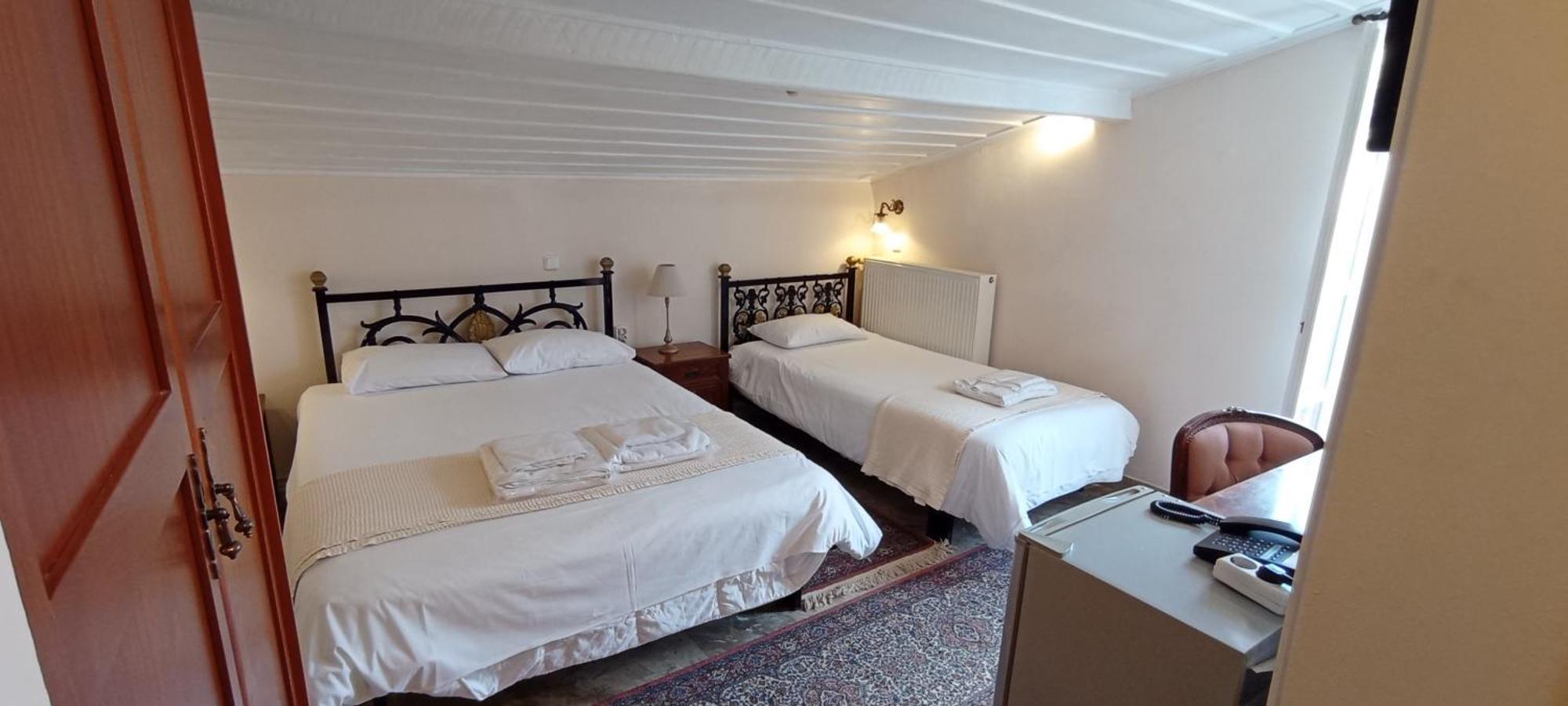 Byron Traditional Hotel Náuplia Quarto foto