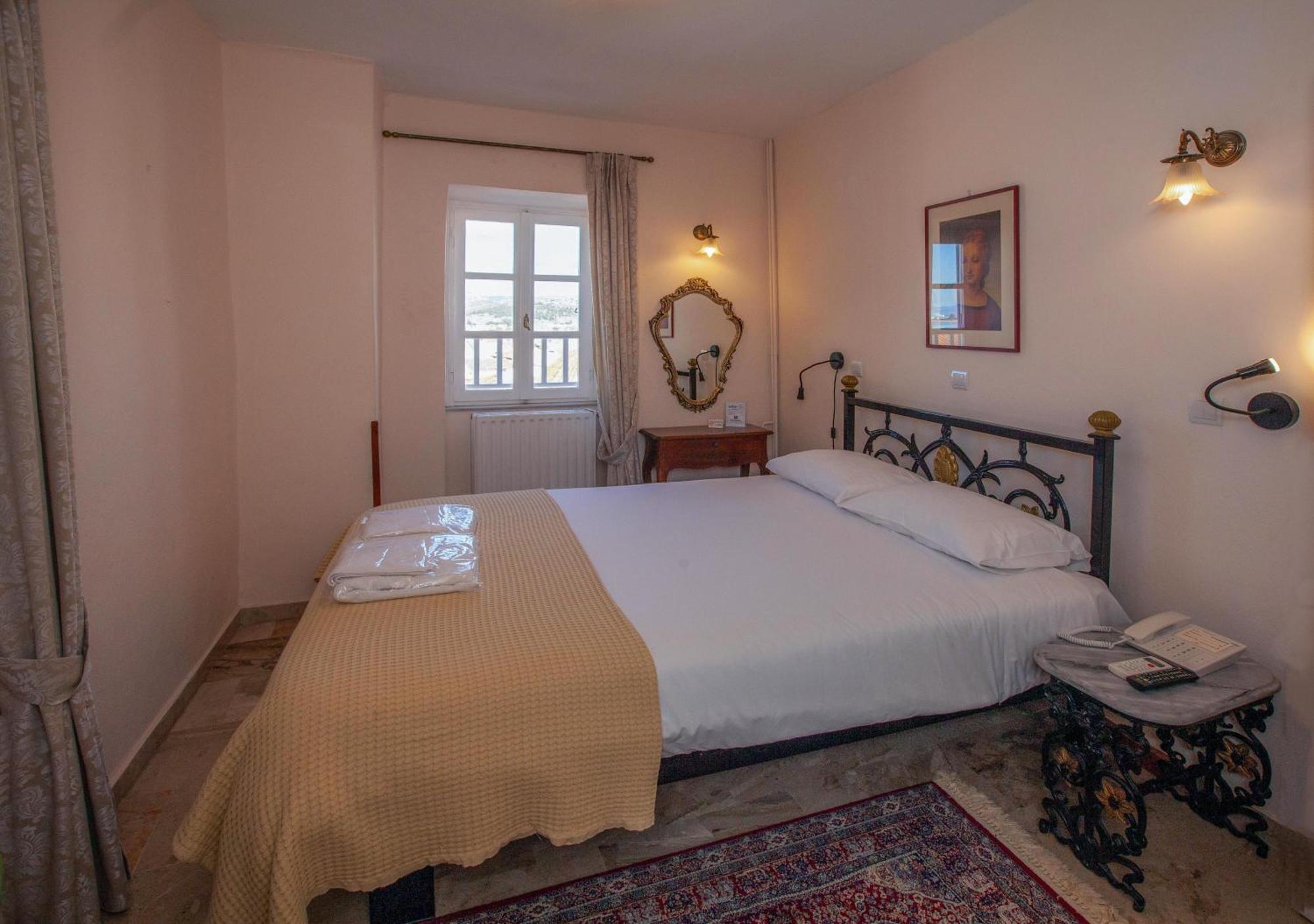 Byron Traditional Hotel Náuplia Quarto foto