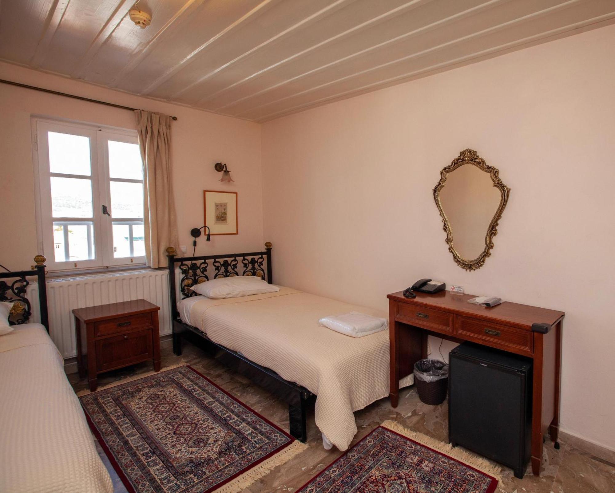 Byron Traditional Hotel Náuplia Quarto foto