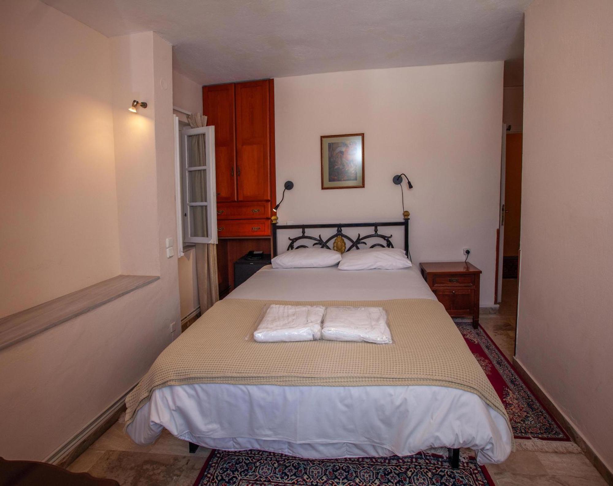 Byron Traditional Hotel Náuplia Quarto foto
