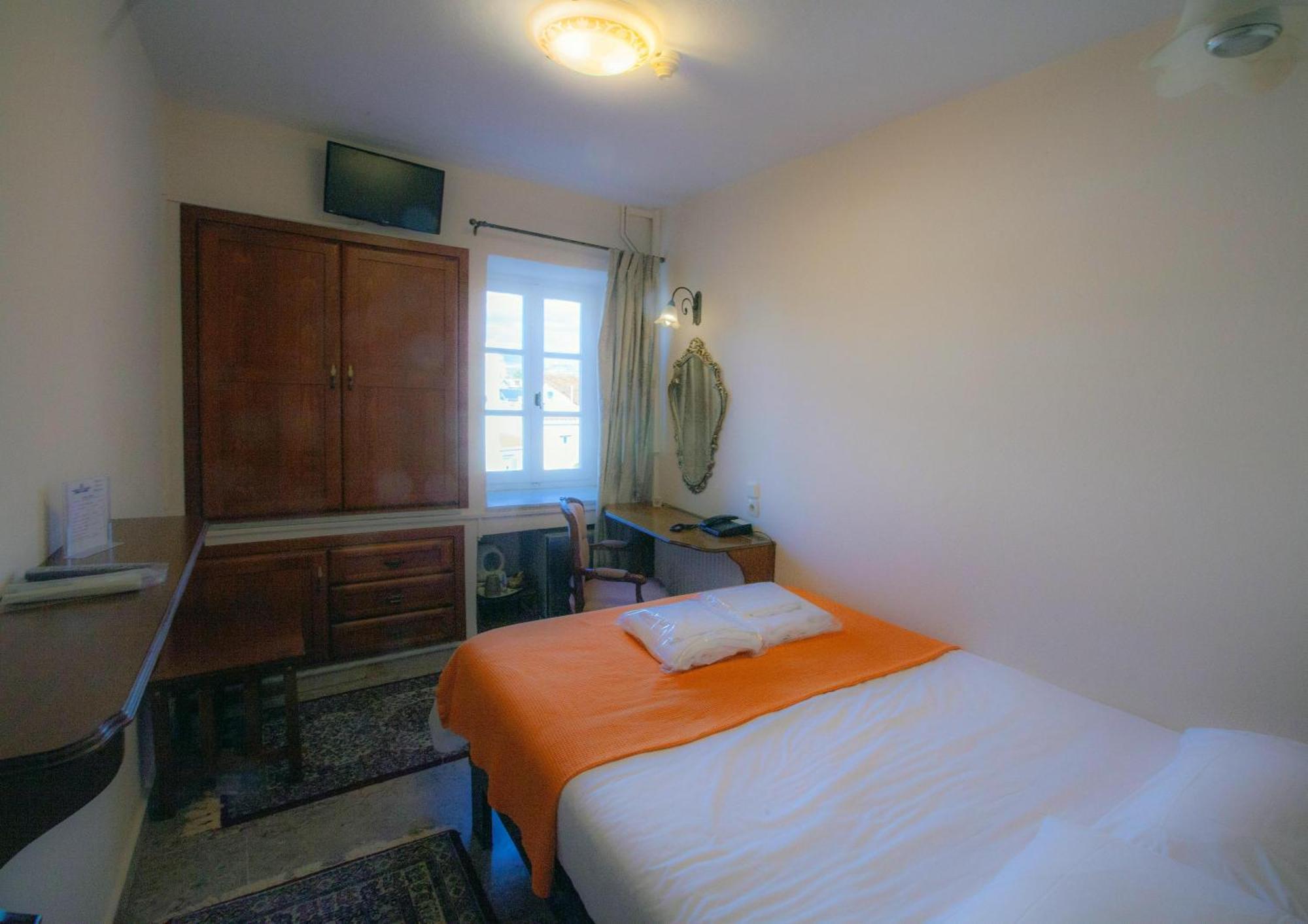 Byron Traditional Hotel Náuplia Quarto foto