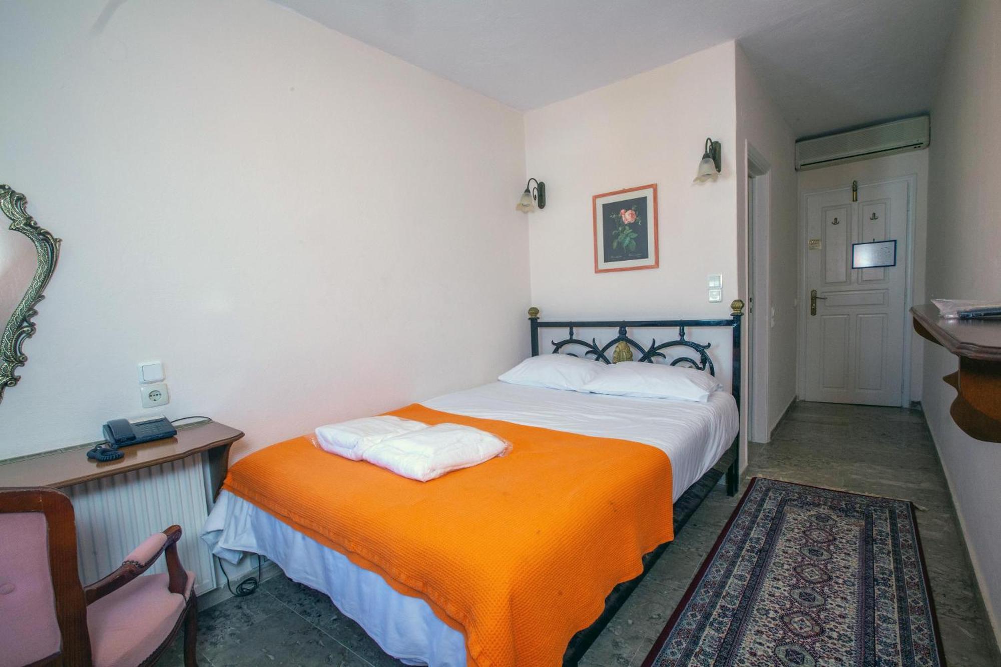 Byron Traditional Hotel Náuplia Quarto foto