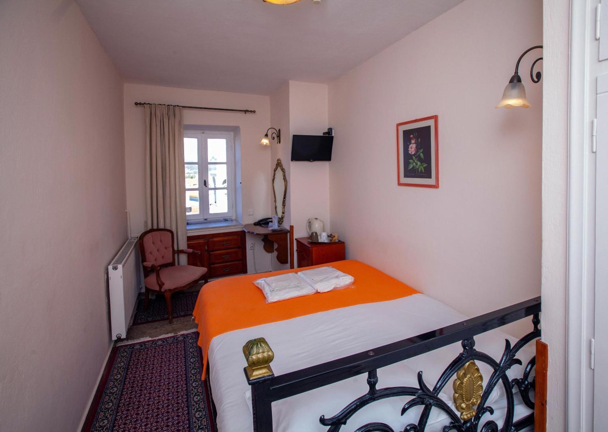 Byron Traditional Hotel Náuplia Quarto foto