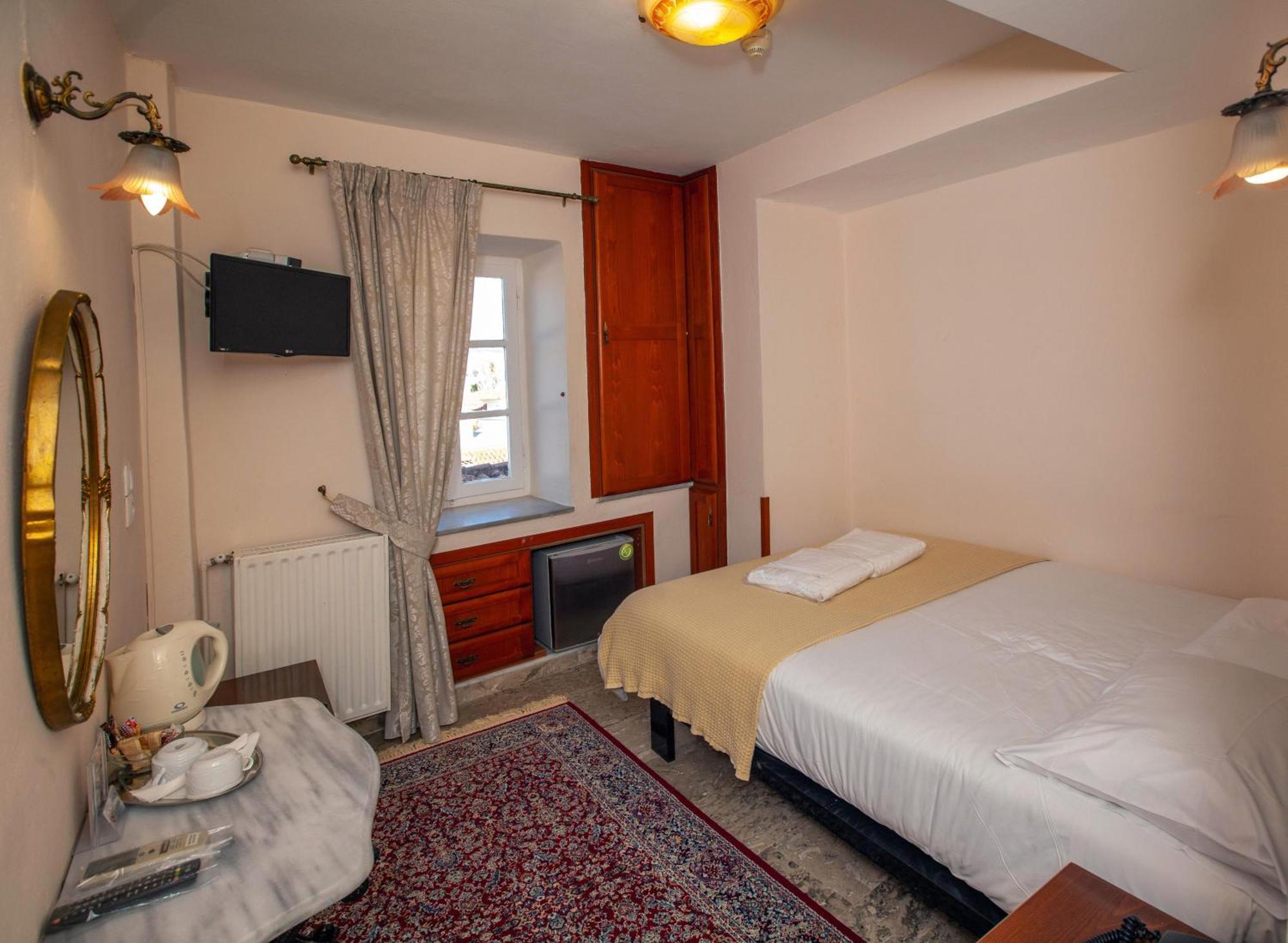 Byron Traditional Hotel Náuplia Quarto foto