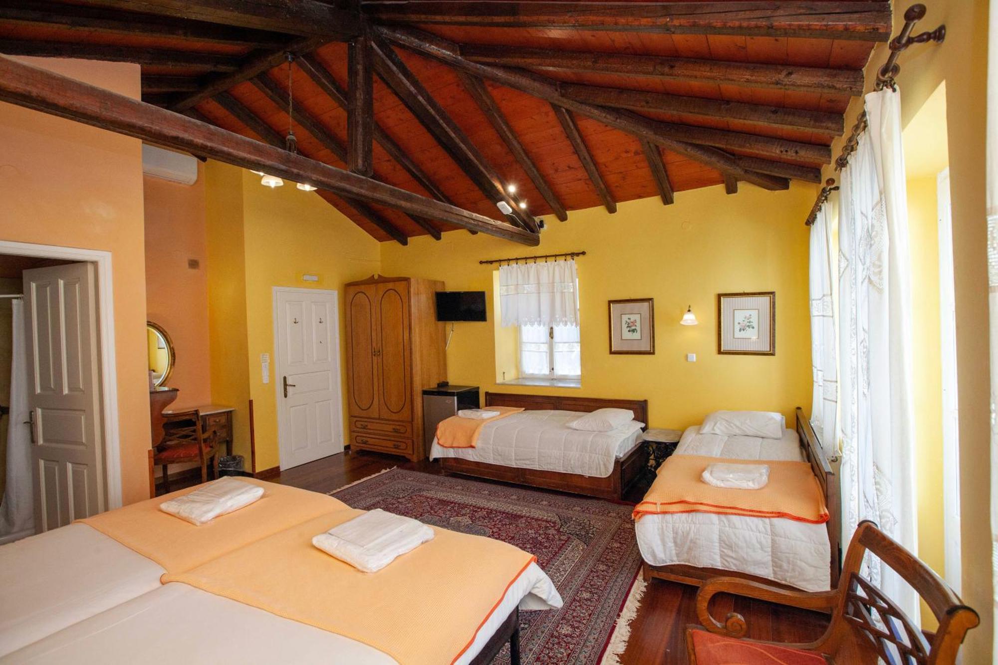 Byron Traditional Hotel Náuplia Quarto foto