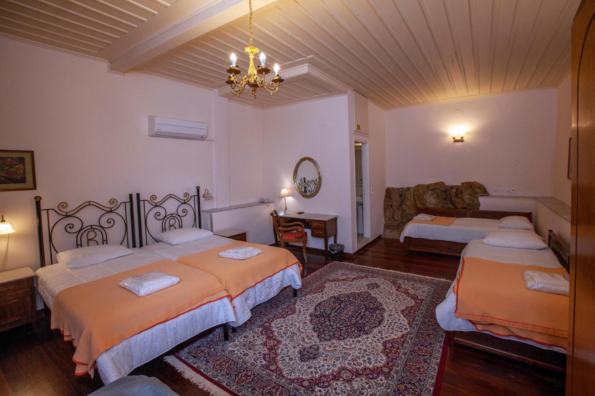 Byron Traditional Hotel Náuplia Quarto foto