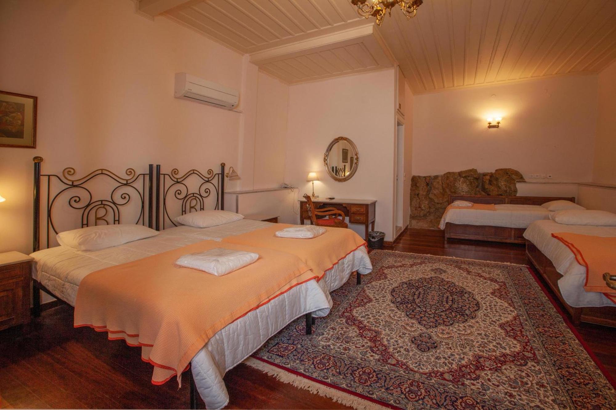 Byron Traditional Hotel Náuplia Quarto foto